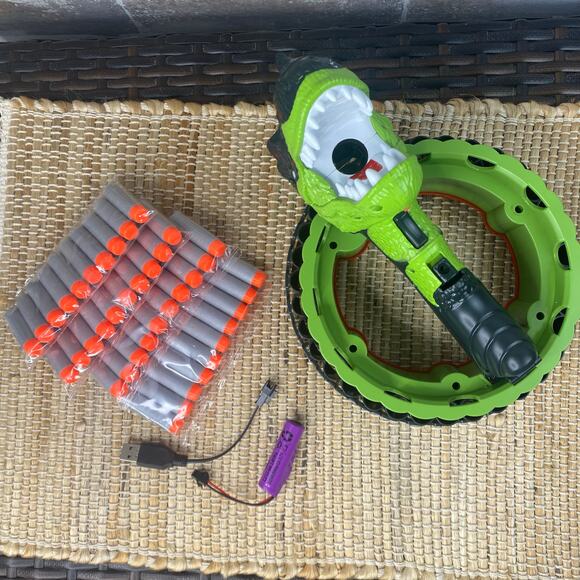 NEW Northlet Hand Ring Dinosaur Launcher Soft Foam Darts Automatic Rechargeable - Picture 8 of 11